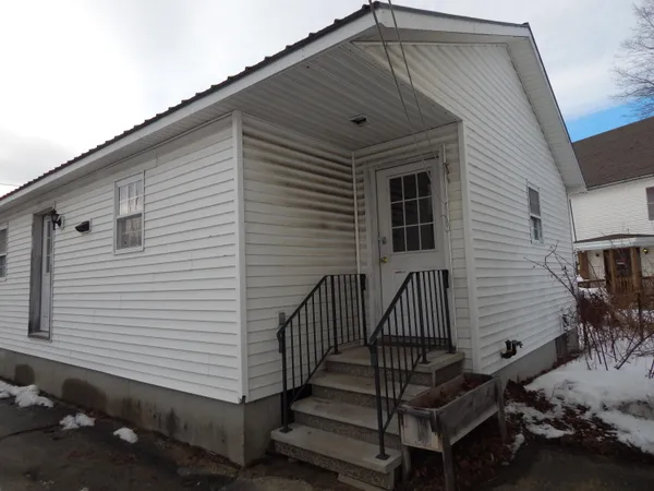 $275,000 | 19 Park Street, Paris, ME 04281