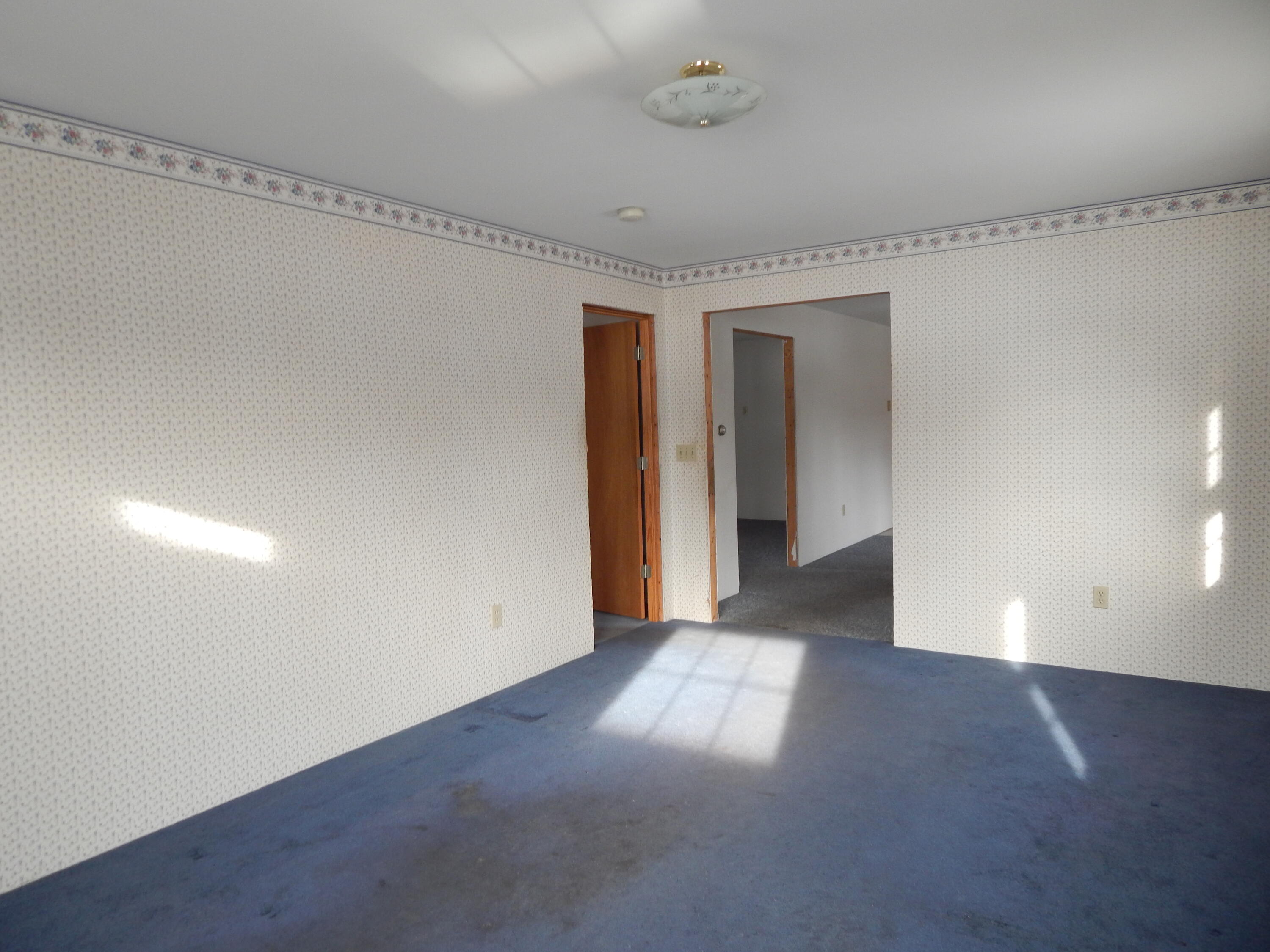 19 Park Street Paris, ME 04281 - Photo 5 of 40 DSCN5246 - Copy