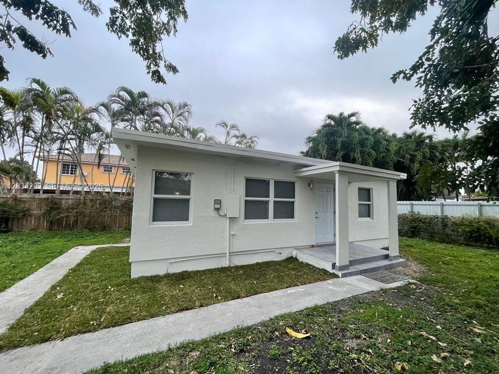2103 Southwest 60th Avenue, Unit 2 Miami, FL 33155 - Photo 4 of 20