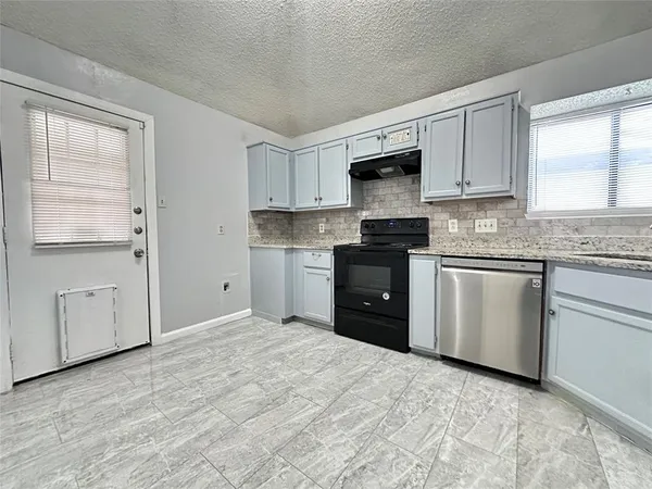 $2,449 | 1422 Beckwith Drive, Arlington, TX 76018