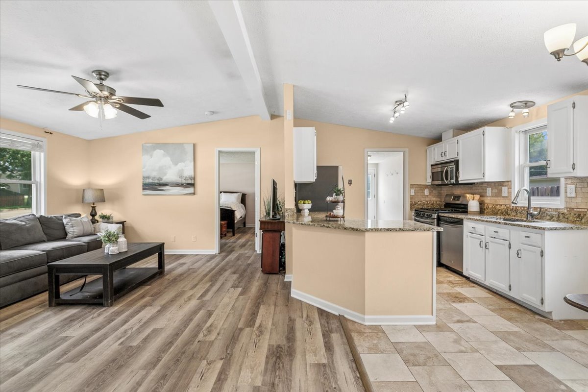 411 Highland Road Grayslake, IL 60030 - Photo 3 of 26
