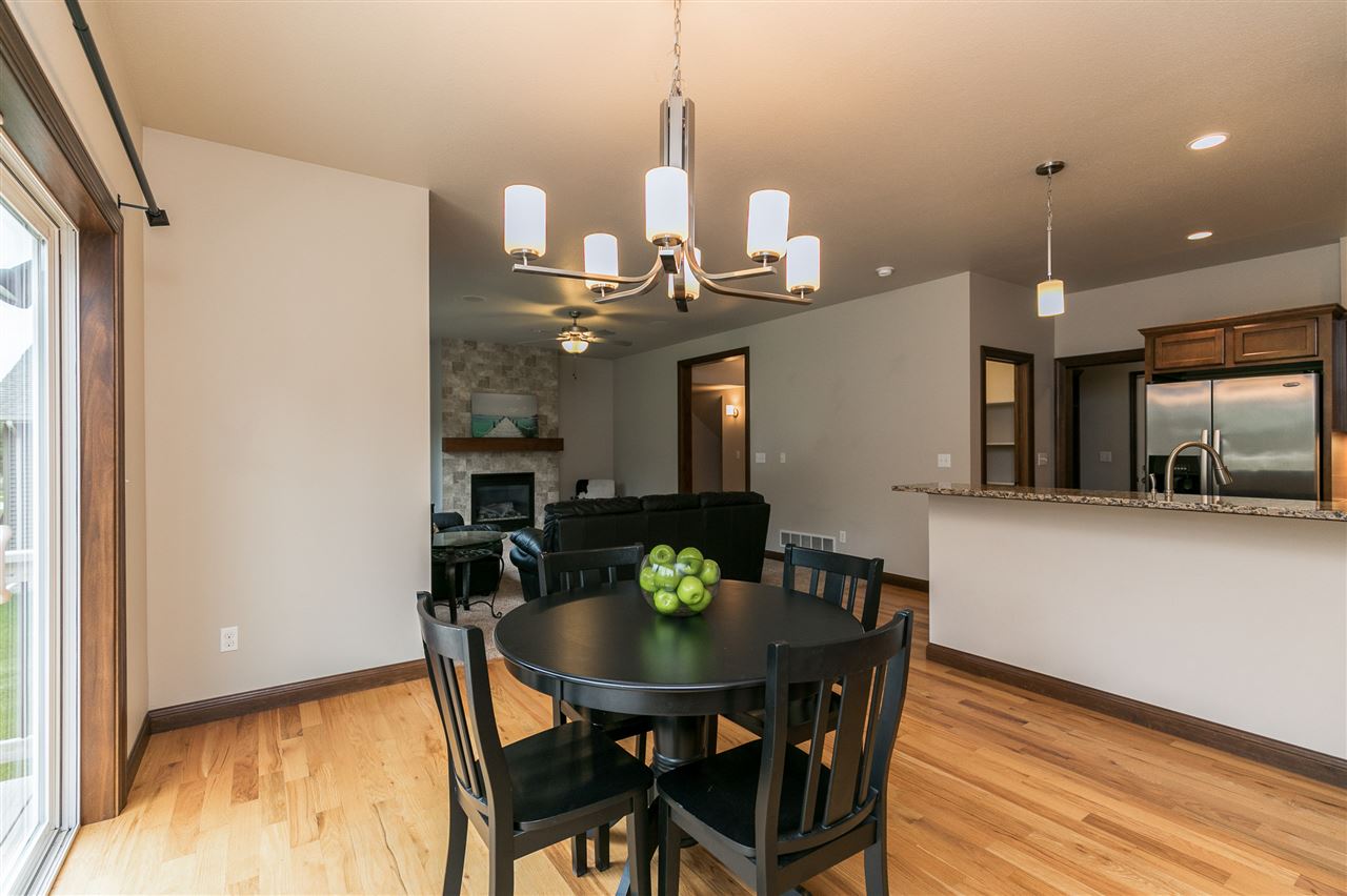 2913 Caspian Road Hiawatha, IA 52233 - Photo 12 of 49 Gallery Image 12