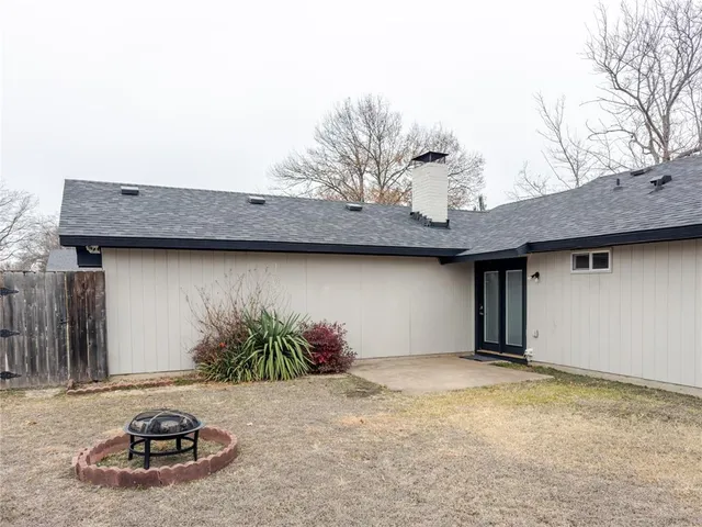 $1,750 | 2025 Glencrest Lane, Garland, TX 75040