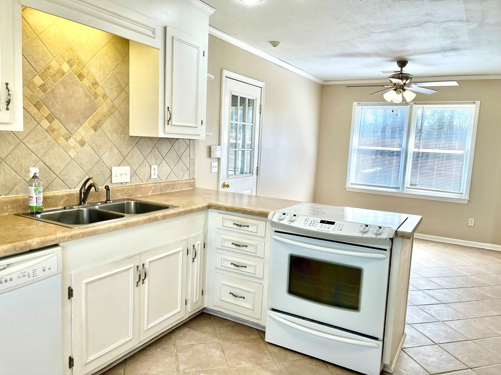 8100 Meeting House Road Dalzell, SC 29040 - Photo 8 of 29