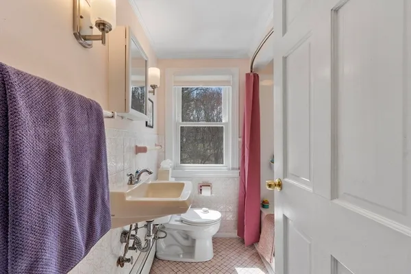 $699,900 | 172 High Street, Chelmsford, MA 01824