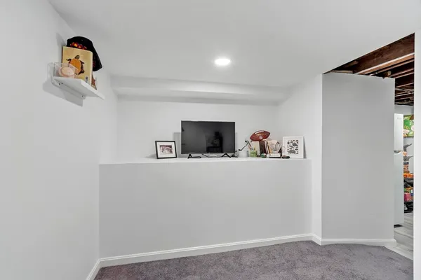 $699,900 | 172 High Street, Chelmsford, MA 01824