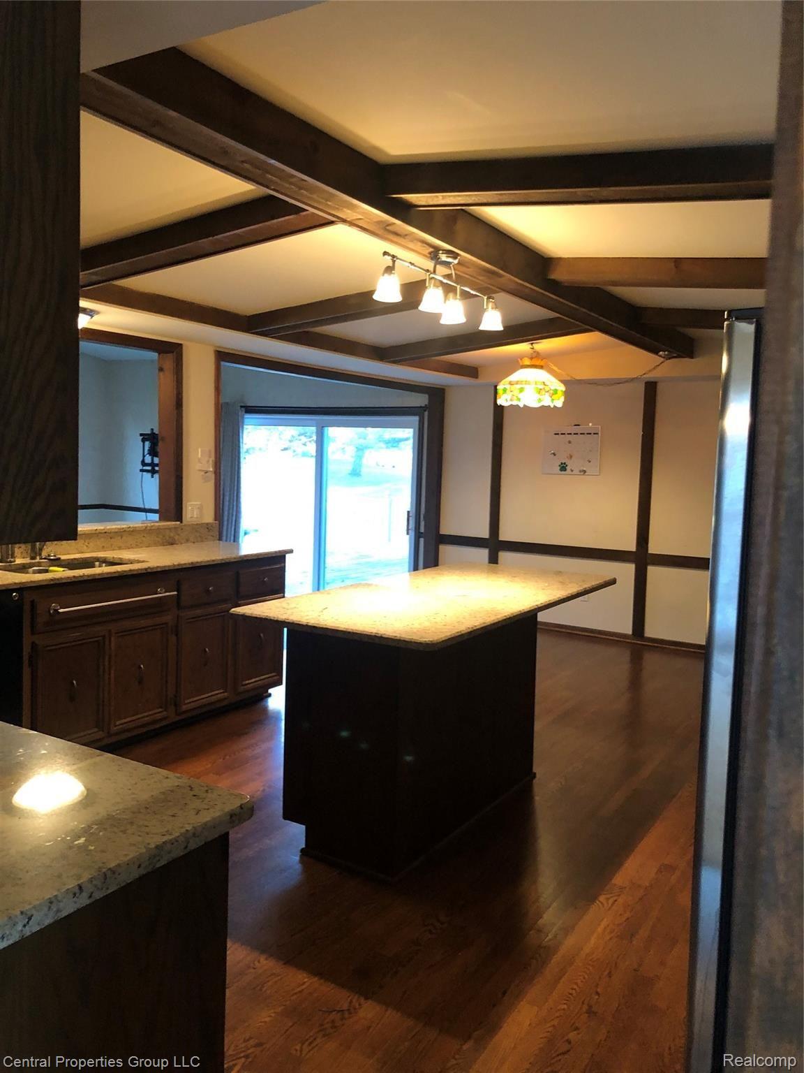 1944 North Kilburn Road Rochester, MI 48306 - Photo 24 of 62 2020-03-10 18.55
