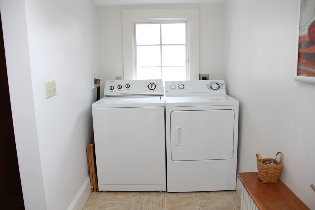 4 Country Club Road Rockport, MA 01966 - Photo 7 of 16 Gallery Image 7