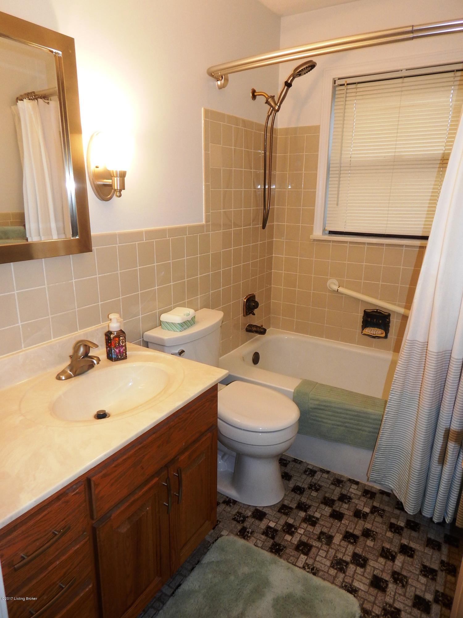 8618 Blue Lick Road Louisville, KY 40219 - Photo 14 of 32 DSCN5113