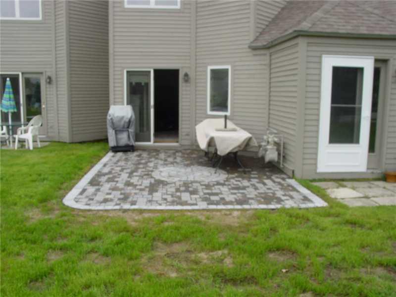 62 Back Cove Estates Road, Unit 62 Portland, ME 04103 - Photo 6 of 11 Yard/Garden.