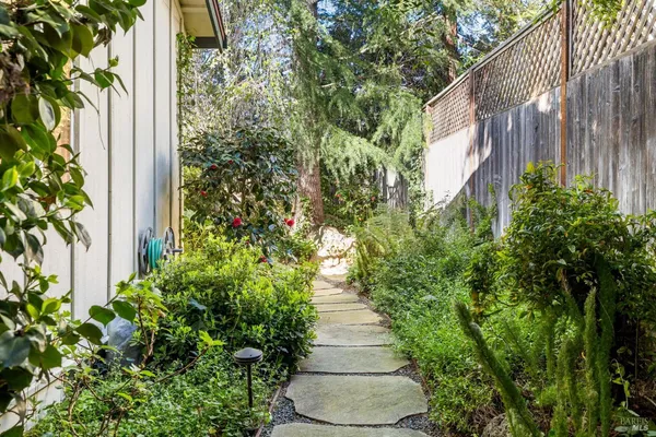 $1,150,000 | 614 Deerfield Lane, Petaluma, CA 94952