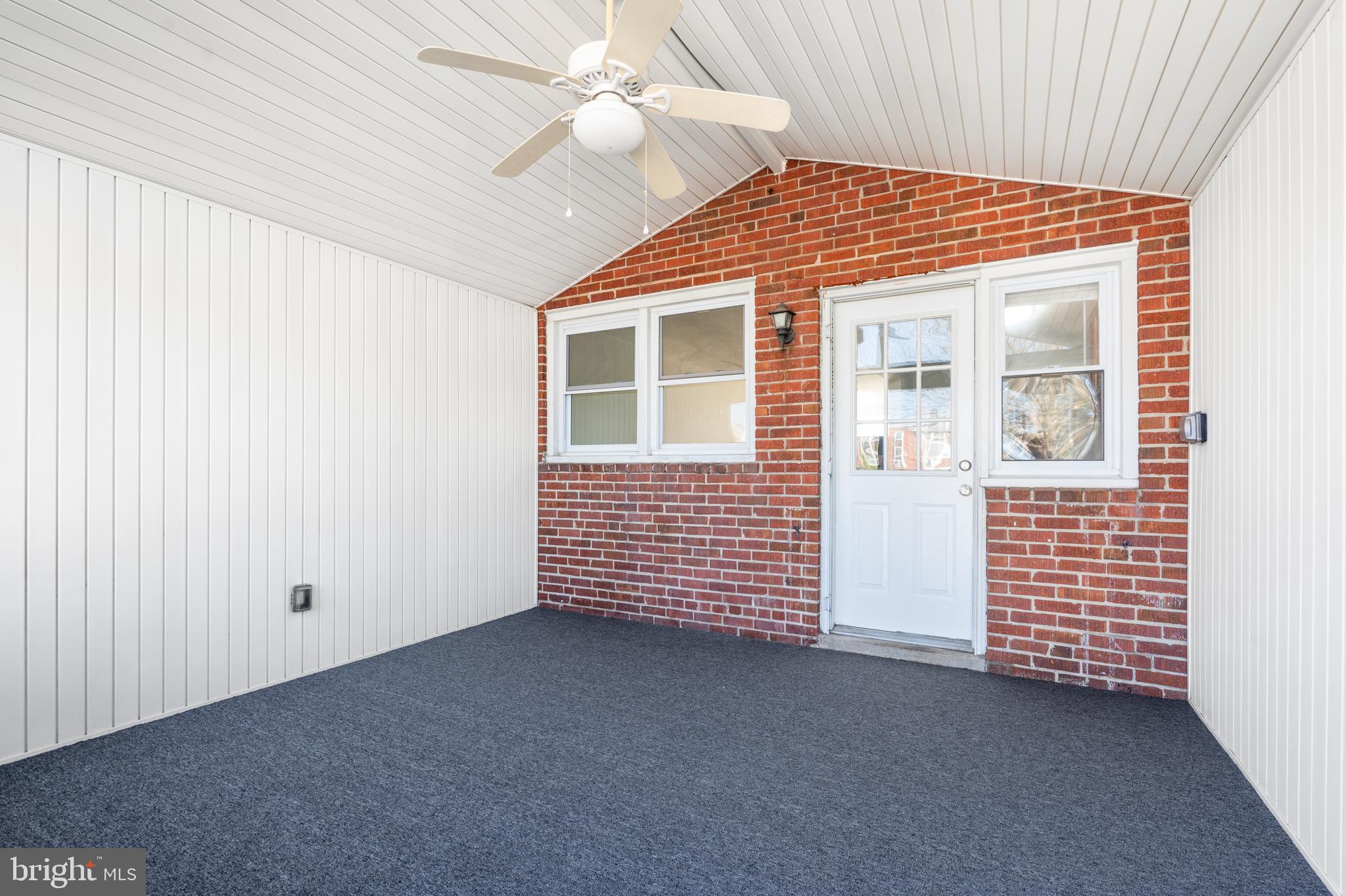 2727 Creston Road Baltimore, MD 21222 - Photo 10 of 30 an empty room with windows