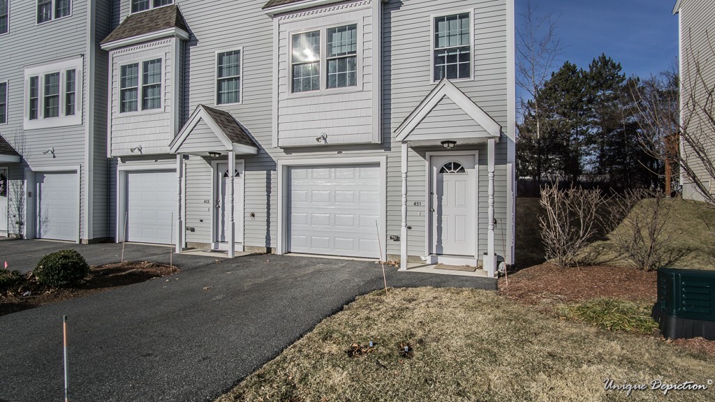 41 Boston Road, Unit 451 Billerica, MA 01862 - Photo 3 of 20 a view of a back yard of the house