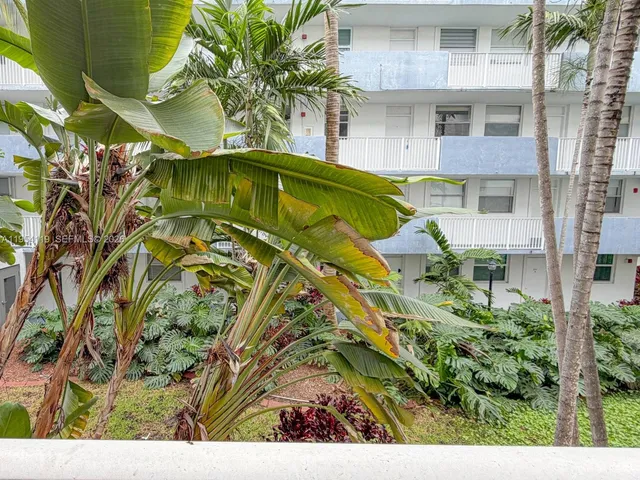 $1,900 | 1801 South Treasure Drive, Unit 211, North Bay Village, FL 33141