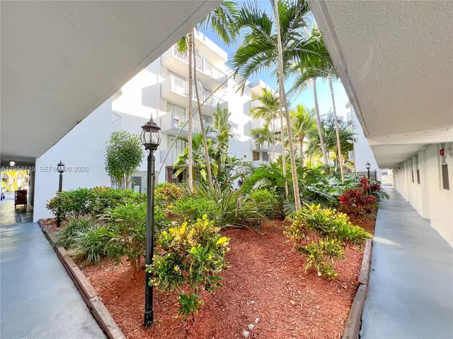 $1,900 | 1801 South Treasure Drive, Unit 211, North Bay Village, FL 33141