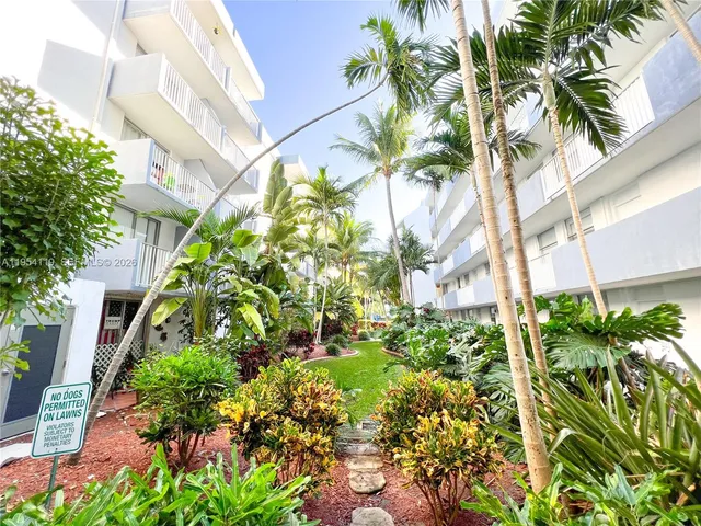 $1,900 | 1801 South Treasure Drive, Unit 211, North Bay Village, FL 33141