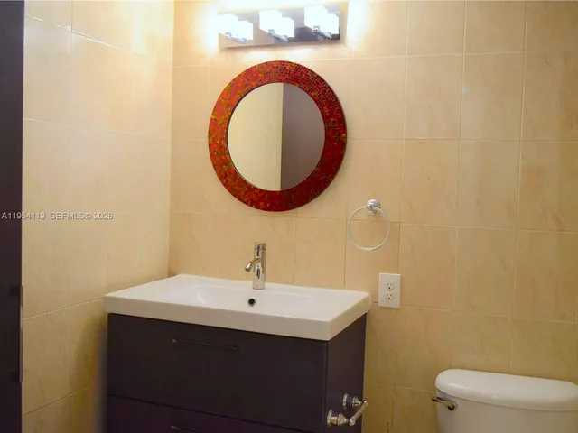 $1,900 | 1801 South Treasure Drive, Unit 211, North Bay Village, FL 33141