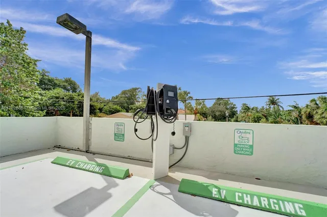 $835,000 | 1901 North Ocean Boulevard, Unit 8B, Fort Lauderdale, FL 33305