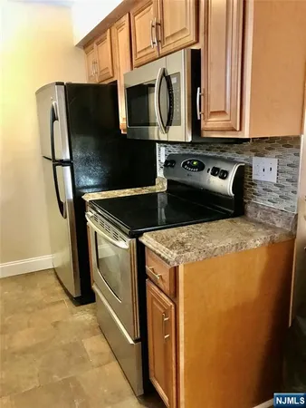 $3,300 | 105 State Street, Unit 1H, Hackensack, NJ 07601