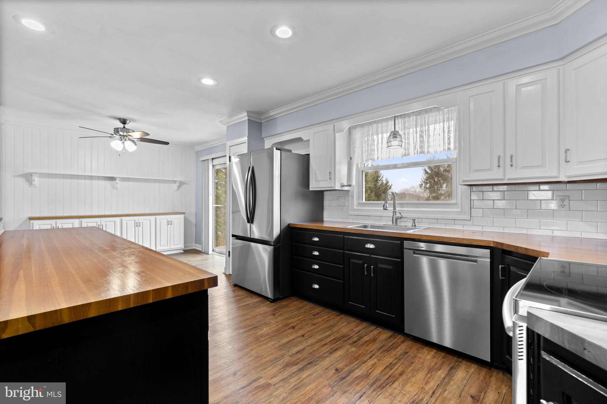 5803 Woodbine Road Woodbine, MD 21797 - Photo 5 of 41 Kitchen