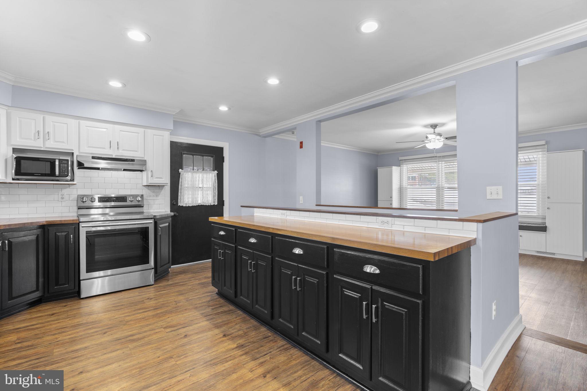 5803 Woodbine Road Woodbine, MD 21797 - Photo 7 of 41 Kitchen