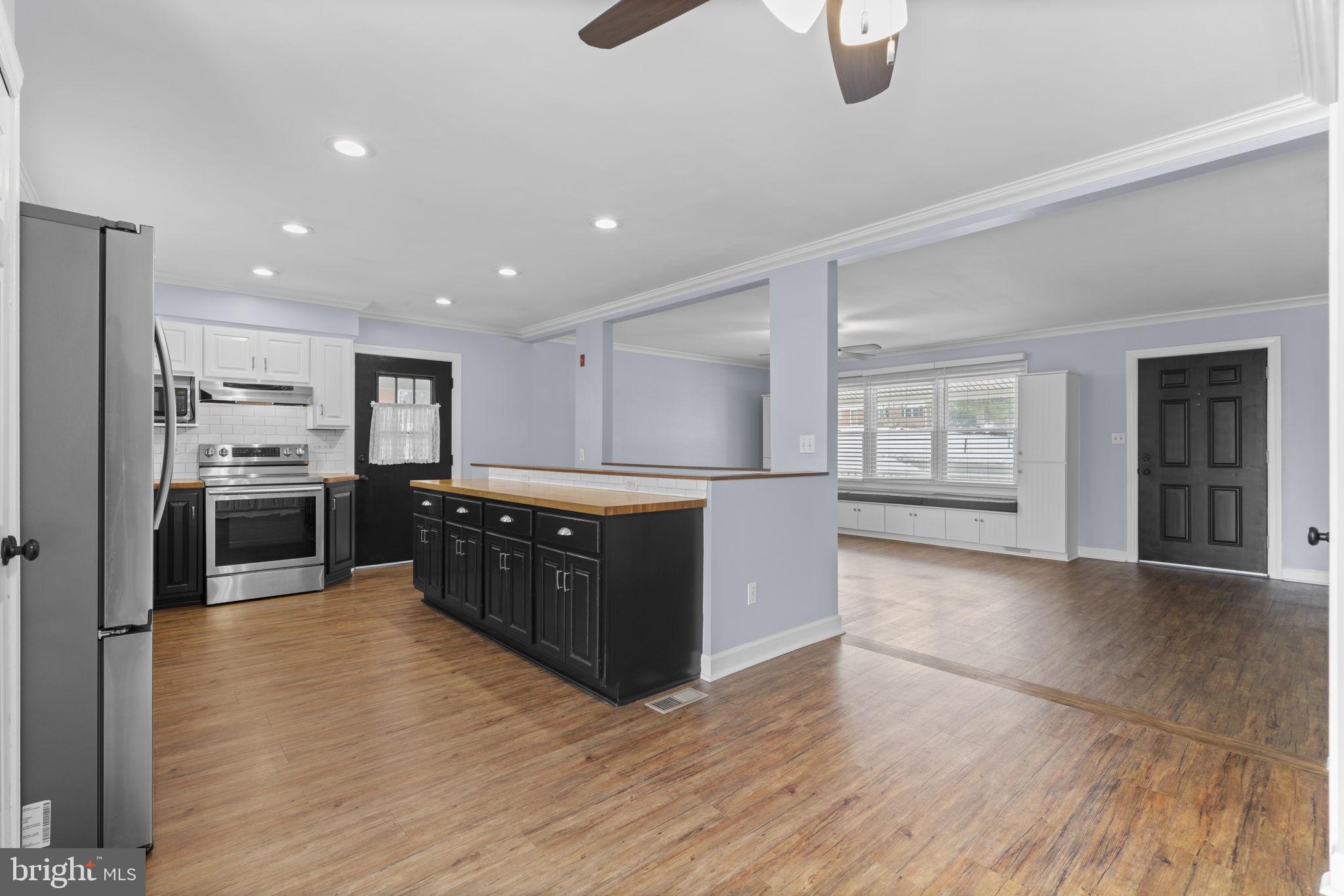 5803 Woodbine Road Woodbine, MD 21797 - Photo 10 of 41 Dining Area