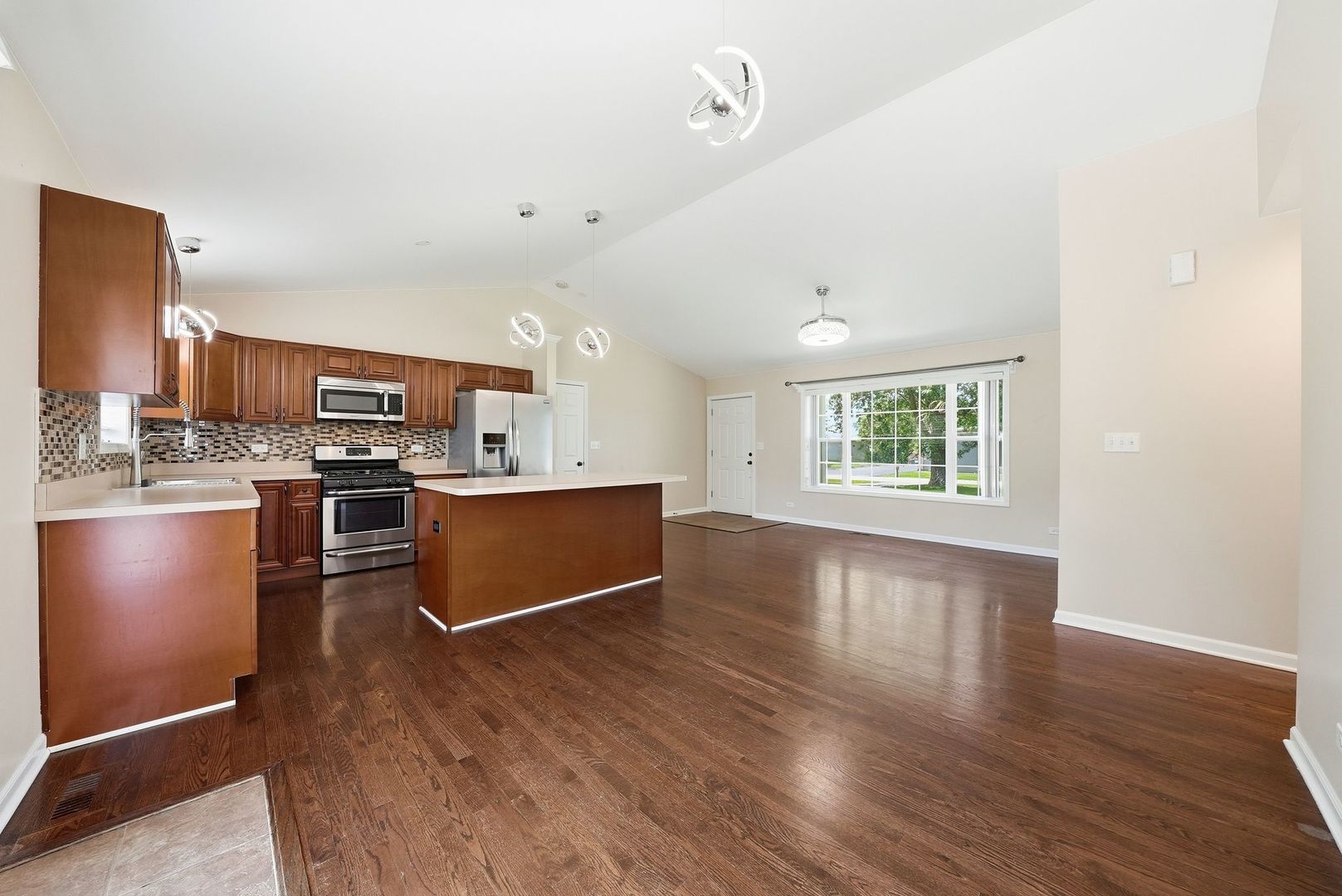 2420 Von Esch Road Joliet, IL 60431 - Photo 10 of 33