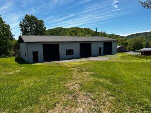 272 Valentine Branch Road Cannon, KY 40923 - Photo 20 of 21 valentine garage14