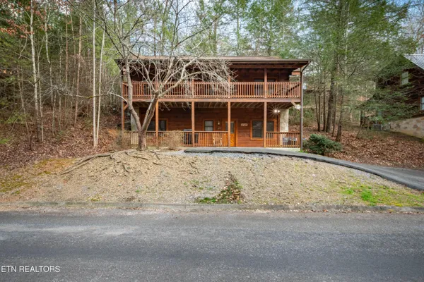 $650,000 | 653 Eagles Blvd Way, Pigeon Forge, TN 37863