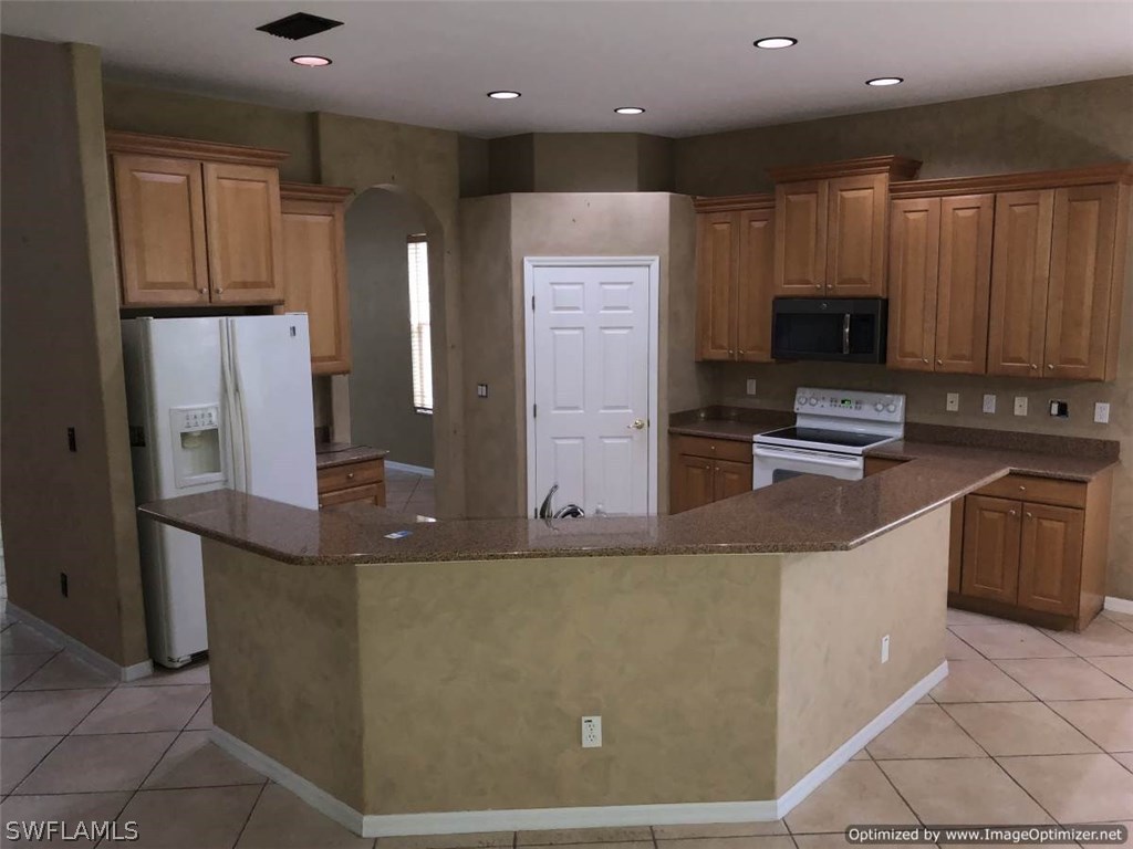 12518 Ivory Stone Loop Fort Myers, FL 33913 - Photo 2 of 21 Gallery Image 2