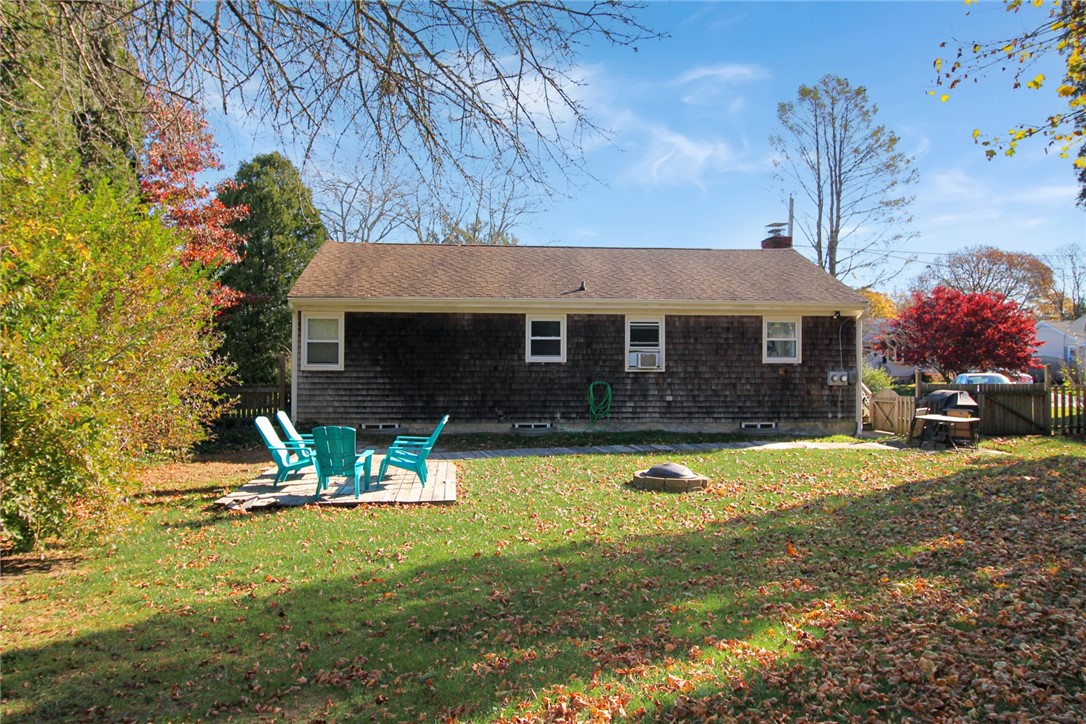 17 Wood Road Middletown, RI 02842 - Photo 23 of 25