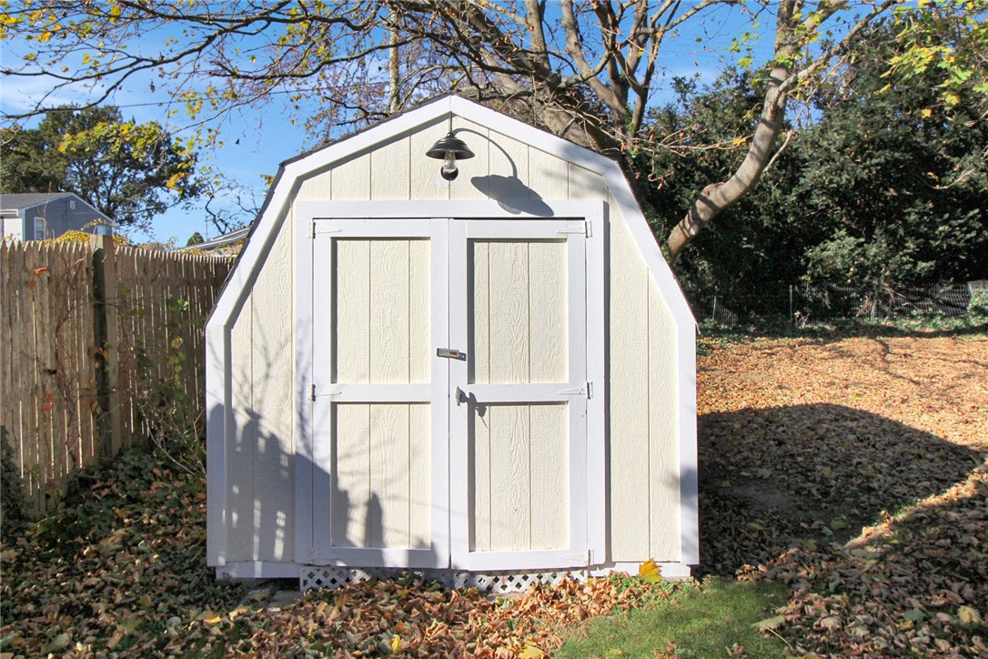 17 Wood Road Middletown, RI 02842 - Photo 25 of 25