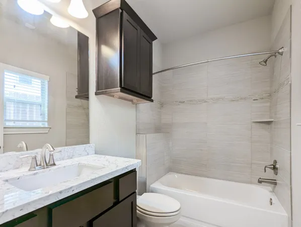 $2,999 | 5323 Kiam Street, Houston, TX 77007