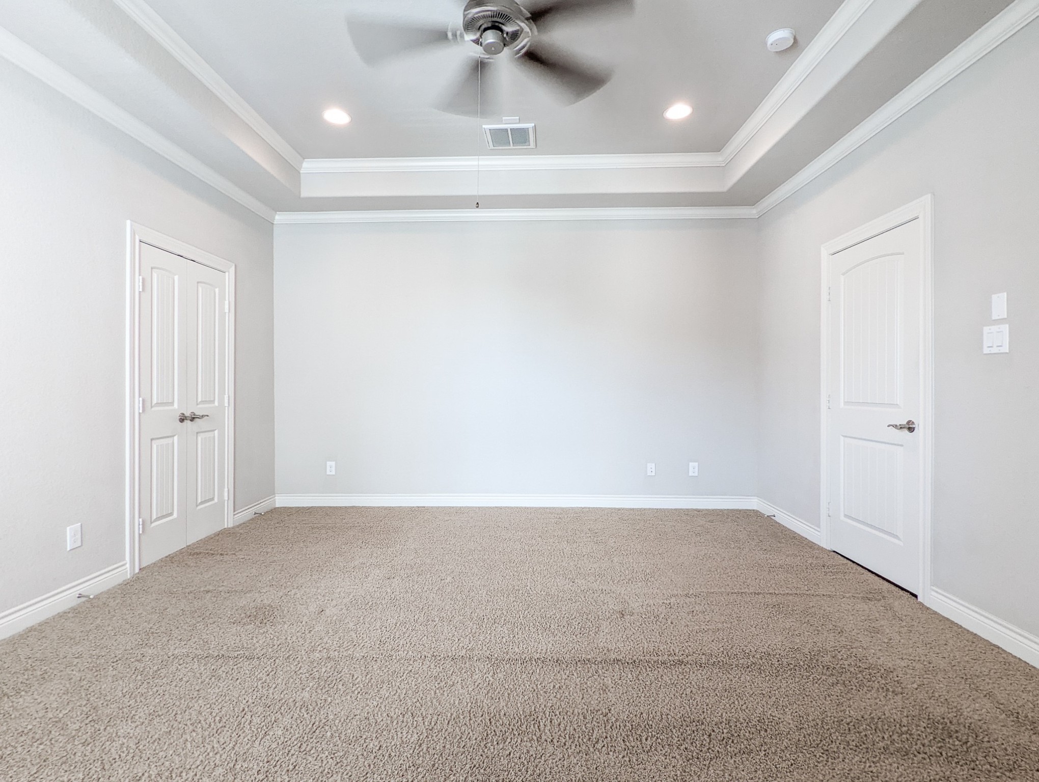5323 Kiam Street Houston, TX 77007 - Photo 18 of 28 a view of an empty room