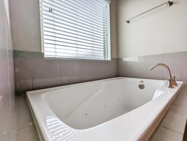 $2,999 | 5323 Kiam Street, Houston, TX 77007