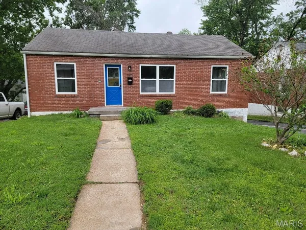 $2,300 | 3571 Wright Avenue, St. Ann, MO 63074