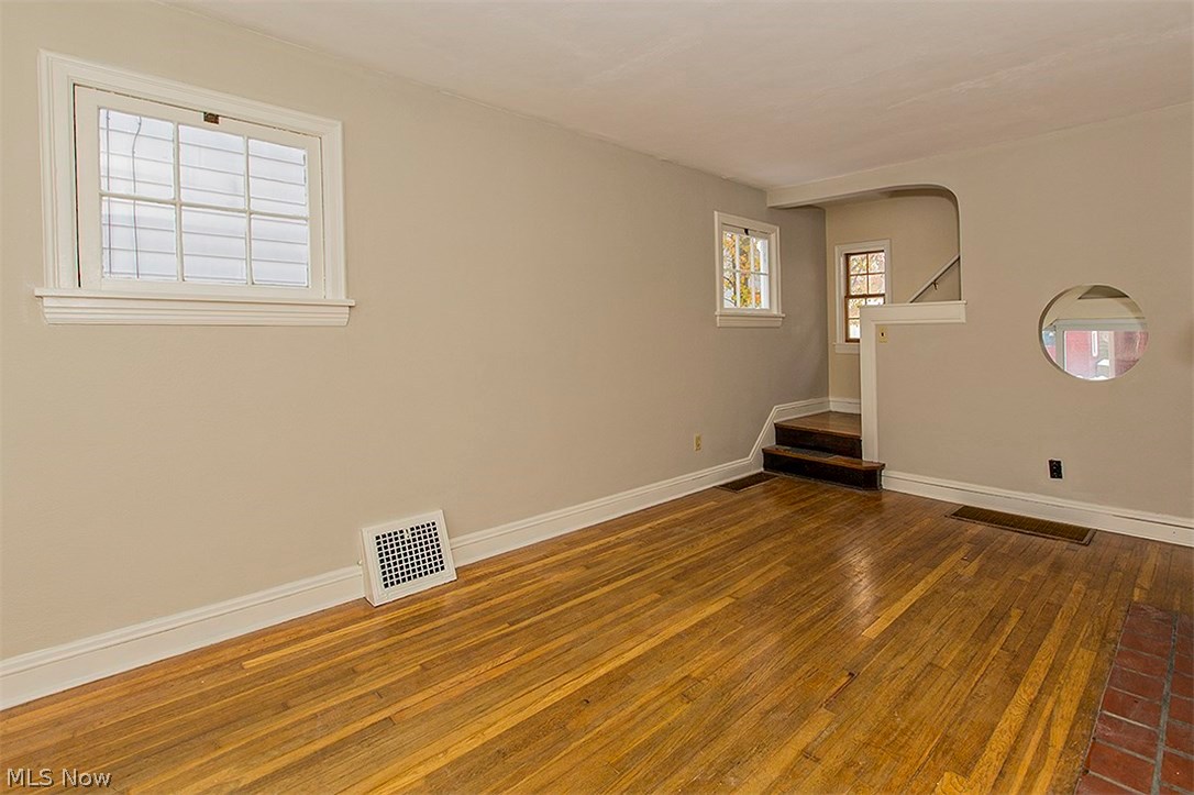 3834 Silsby Road Cleveland, OH 44118 - Photo 3 of 21 Gallery Image 3
