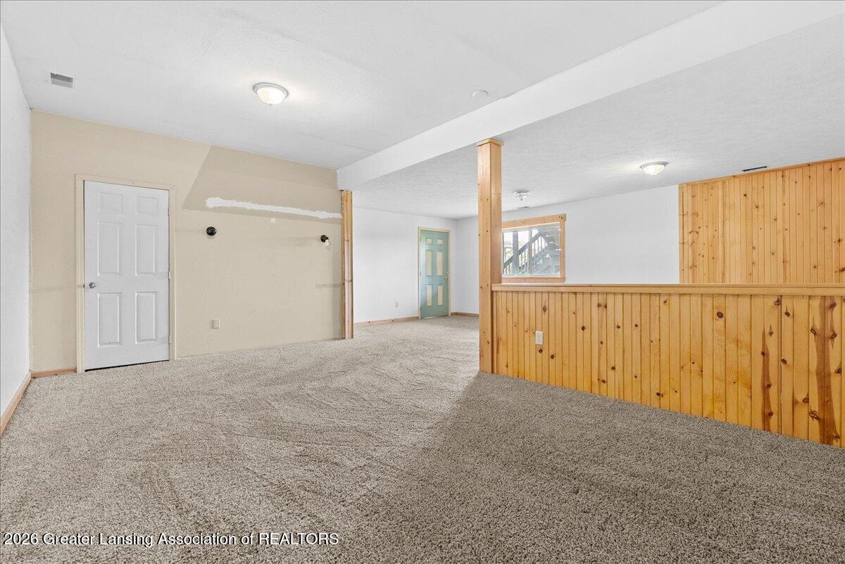 2104 Maurer Road Charlotte, MI 48813 - Photo 41 of 52 41-Media Jett -39