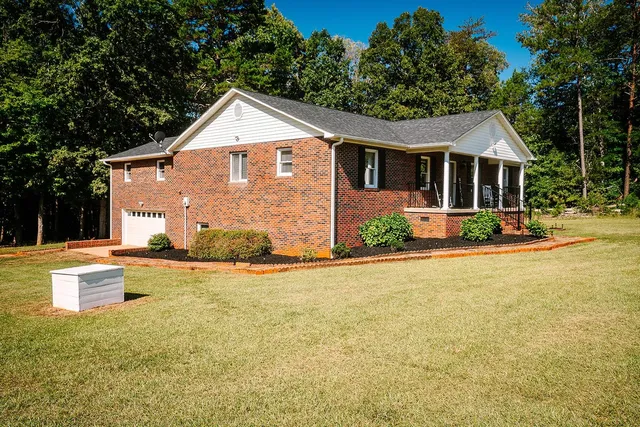 $400,000 | 300 Darwin Road, Gaffney, SC 29340