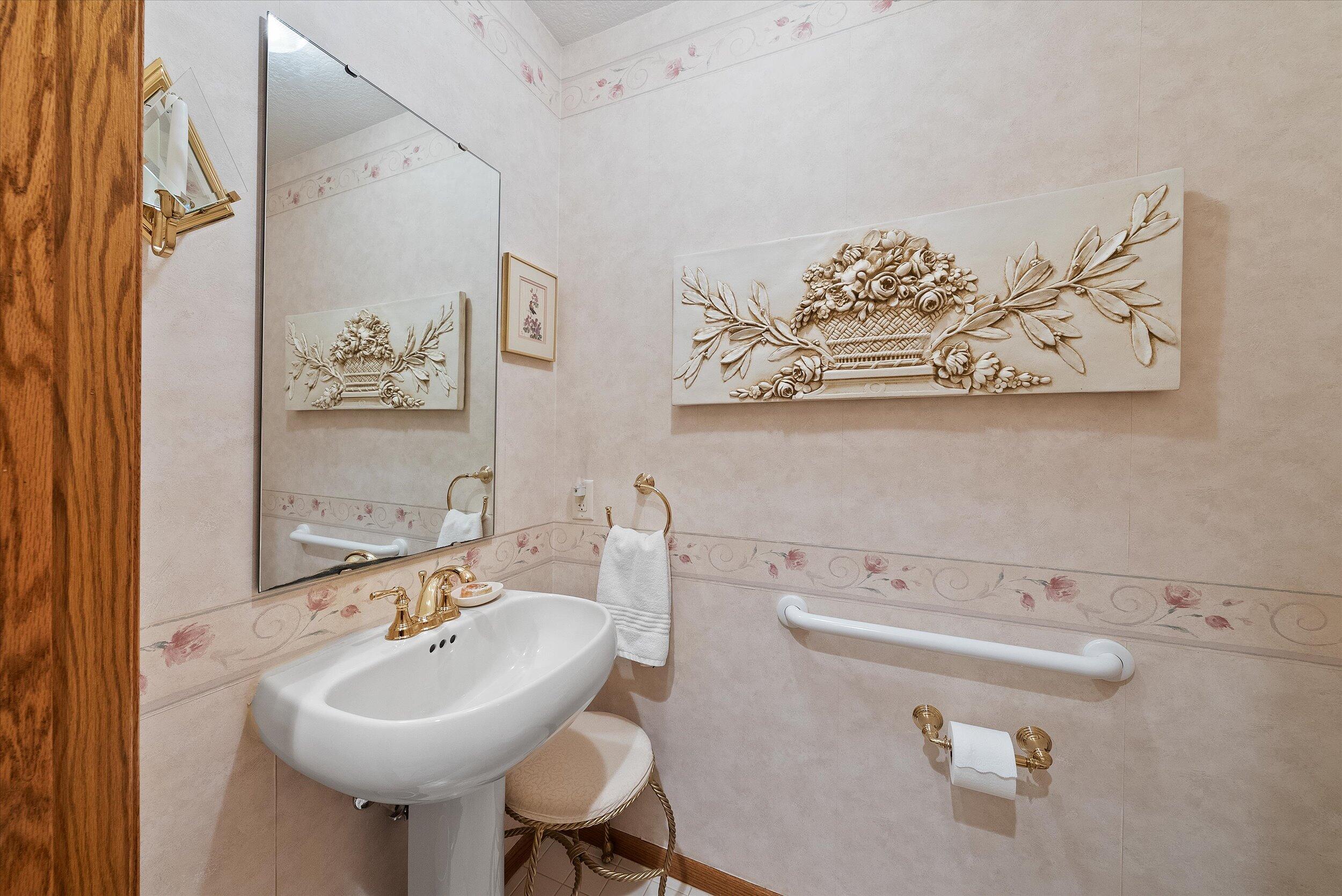 1089 Creeks Cross Road, Unit 2B Kohler, WI 53044 - Photo 17 of 28 30-Bathroom