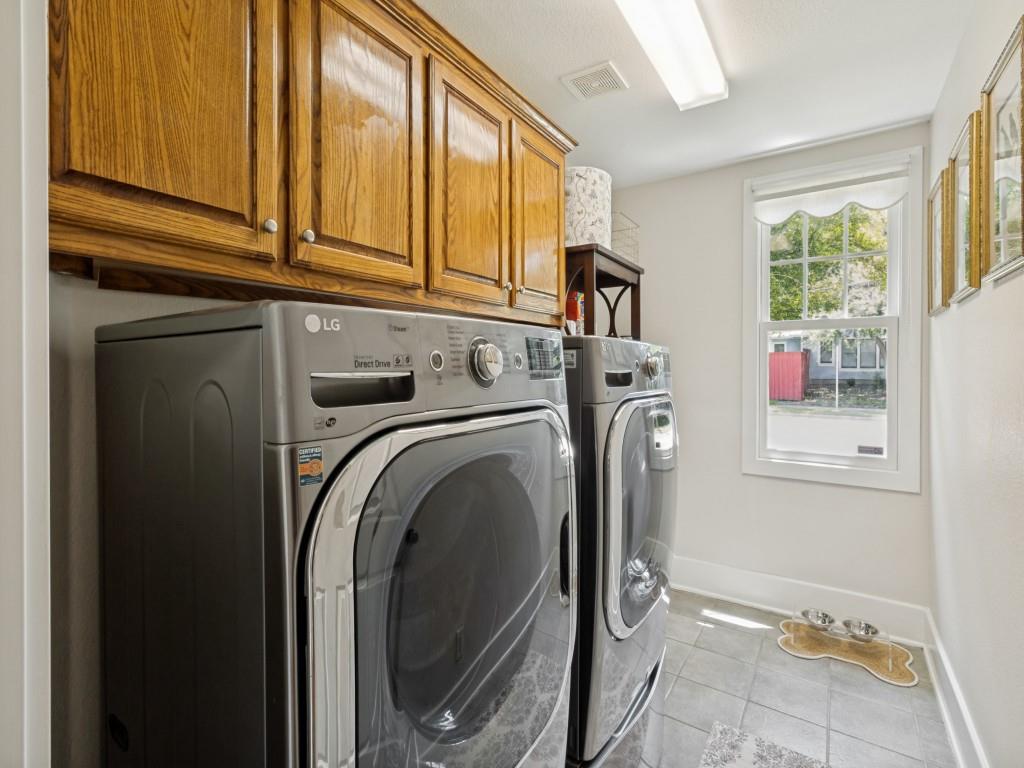 4947 Reiger Avenue Dallas, TX 75214 - Photo 29 of 35 Separate utility room