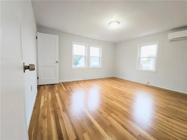 $895,000 | 1 Shangri-La Lane, Middletown, RI 02842