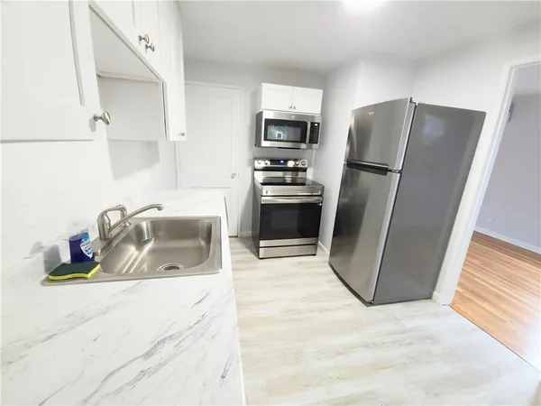 $895,000 | 1 Shangri-La Lane, Middletown, RI 02842