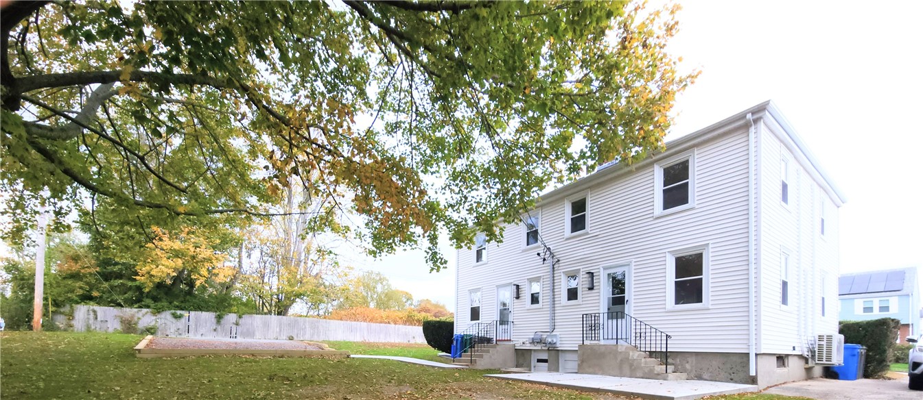 1 Shangri-La Lane Middletown, RI 02842 - Photo 3 of 21