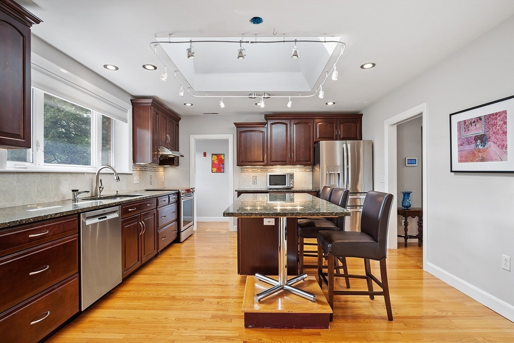 41 Webster Road Lexington, MA 02421 - Photo 3 of 32