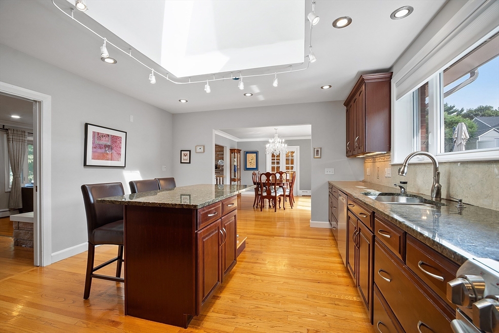 41 Webster Road Lexington, MA 02421 - Photo 4 of 32