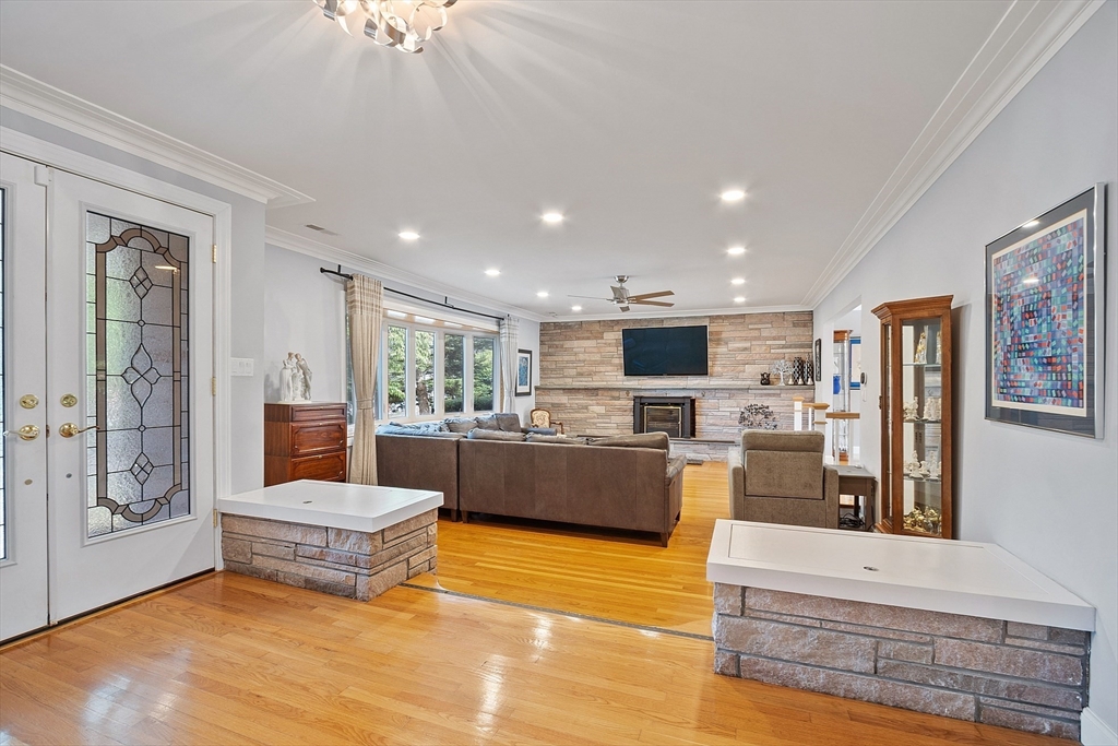 41 Webster Road Lexington, MA 02421 - Photo 5 of 32