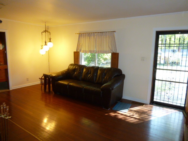 216 Christ Road Evansville, IN 47711 - Photo 3 of 16 Gallery Image 3