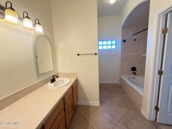 $2,425 | 5466 Buffalo Creek Drive, El Paso, TX 79938