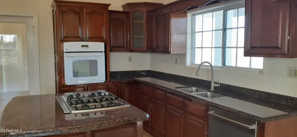 $2,425 | 5466 Buffalo Creek Drive, El Paso, TX 79938